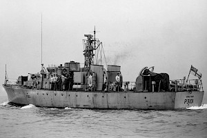 SHALFORD  - sea trials in 1954 with “Squid” covered. (WSPL Kennedy)