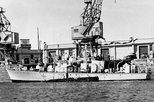 SHALFORD with X craft alongside circa 1955